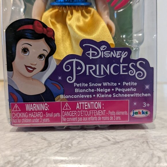 Disney Princess Petite Snow White Doll with Comb/Tiara 6" NEW by Jakks Pacific - Picture 5 of 12